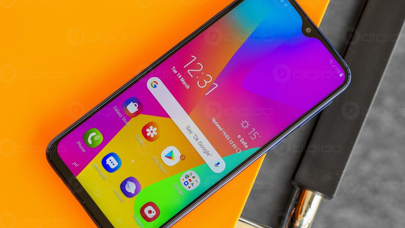 صفحه نمایش گلکسی M21