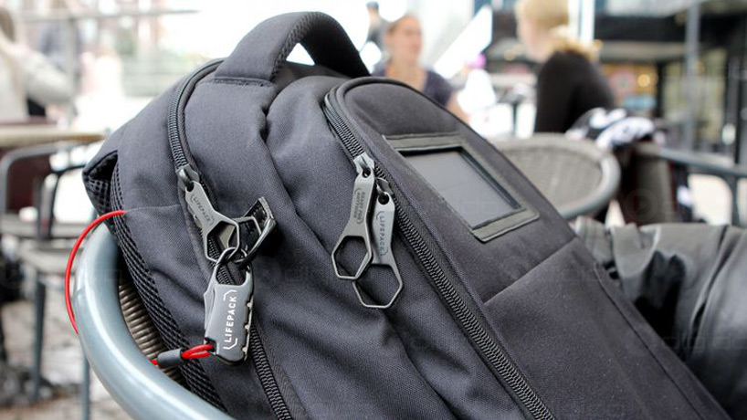 بهترین کیف لپ تاپ Solgaard Lifepack Solar 2.0