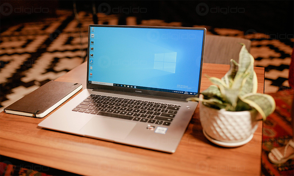 محصولات جدید هوآوی HUAWEI MATEBOOK D 15 2020 روی میز