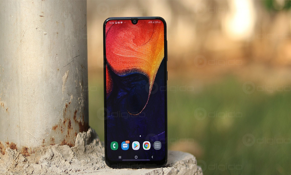 بهترین گوشی های سامسونگ Samsung Galaxy A50 روی سنگ