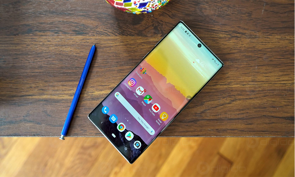 بهترین گوشی های سامسونگ Samsung Galaxy Note 10 روی میز
