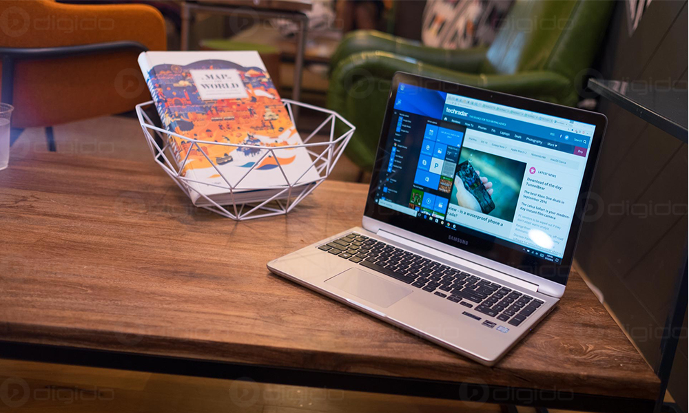 لپ تاپ نقره ای